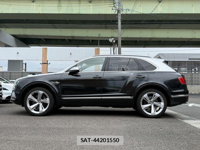 Bentley BENTAYGA 2017-09 7978583-6