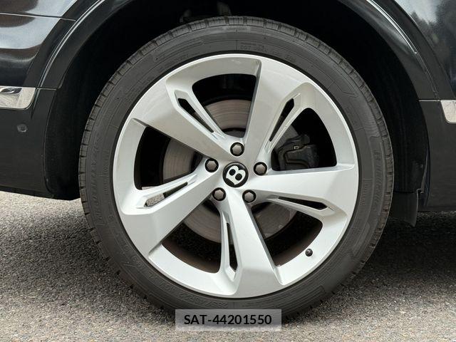Bentley BENTAYGA 2017-09 7978583-8