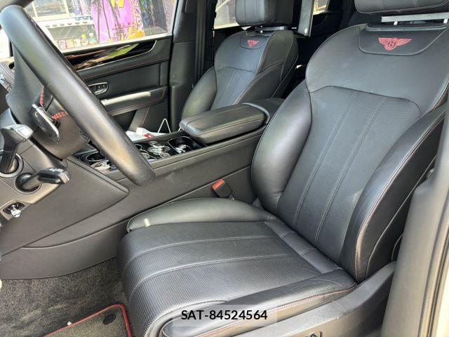 Bentley BENTAYGA 2018-12 8334993-4