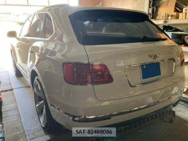 Bentley BENTAYGA 2019-09 8625924-3