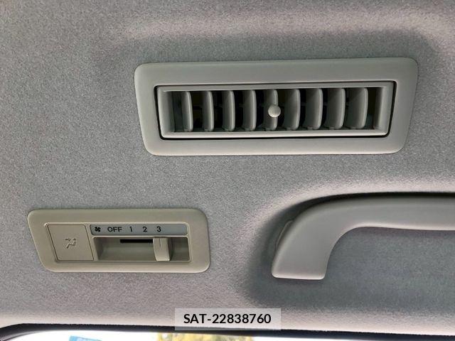 Mazda BIANTE 2012-02 6813904-24