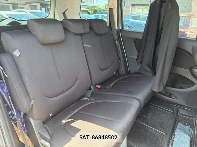 Mazda BIANTE 2015-06 7215161-12