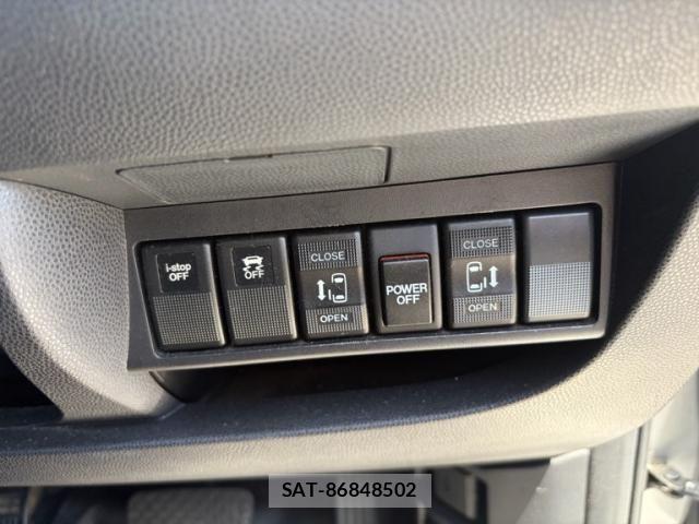 Mazda BIANTE 2015-06 7215161-13