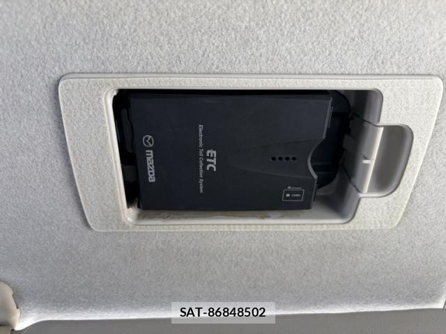 Mazda BIANTE 2015-06 7215161-15