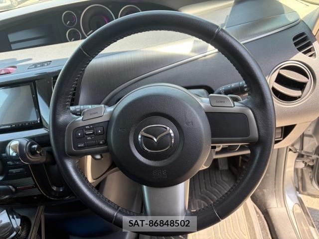 Mazda BIANTE 2015-06 7215161-16