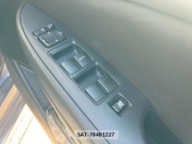 Mazda BIANTE 2013-05 7215159-17
