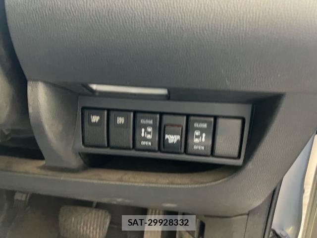 Mazda BIANTE 2011-08 7213749-17