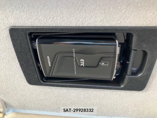 Mazda BIANTE 2011-08 7213749-26