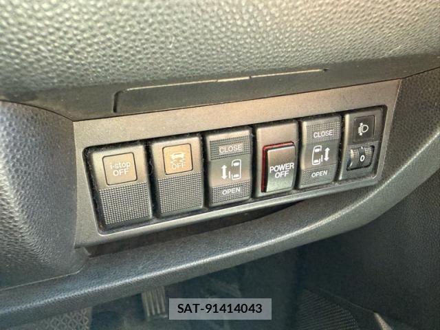 Mazda BIANTE 2013-06 7325836-17