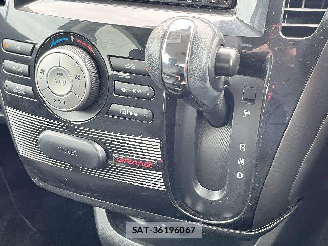 Mazda BIANTE 2015-11 7325834-19