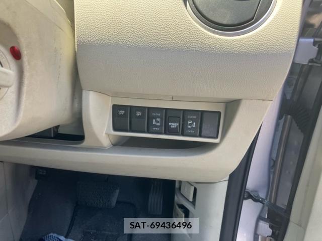 Mazda BIANTE 2010-10 7453078-18