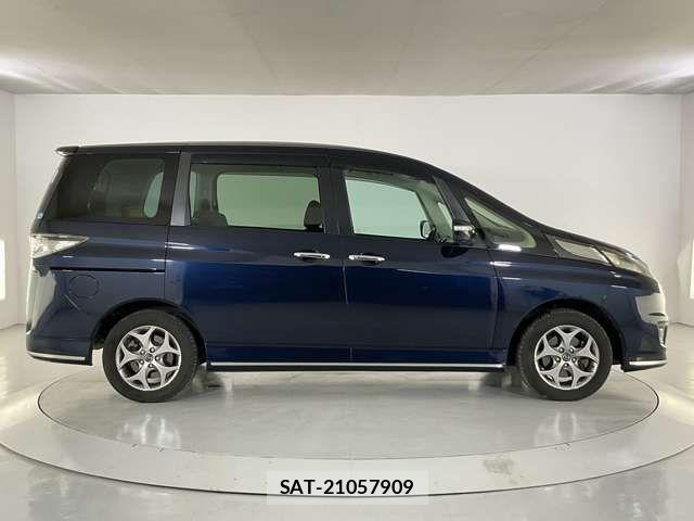 Mazda BIANTE 2015-07 8072960-6
