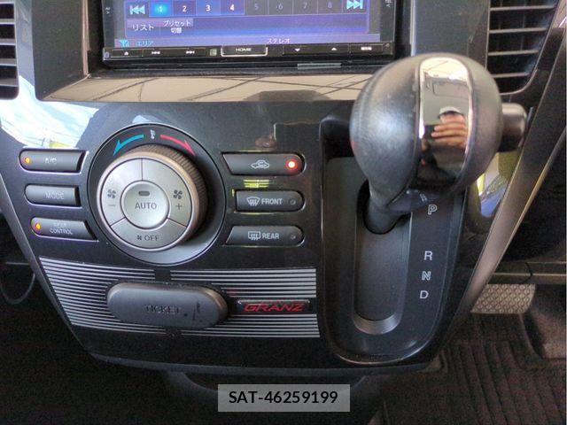 Mazda BIANTE 2013-07 8206508-10