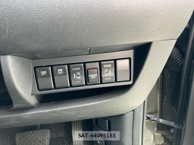 Mazda BIANTE 2017-01 8371461-14