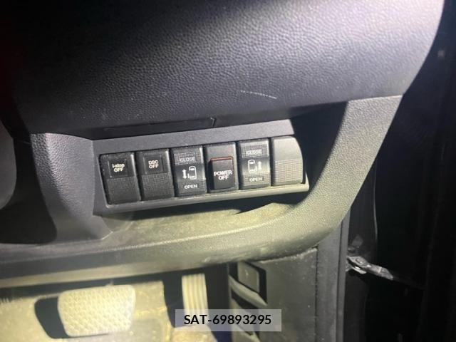 Mazda BIANTE 2012-09 8411346-11