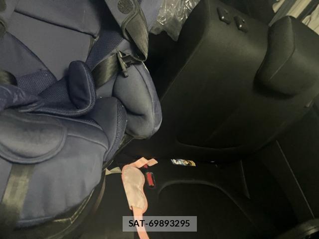 Mazda BIANTE 2012-09 8411346-16
