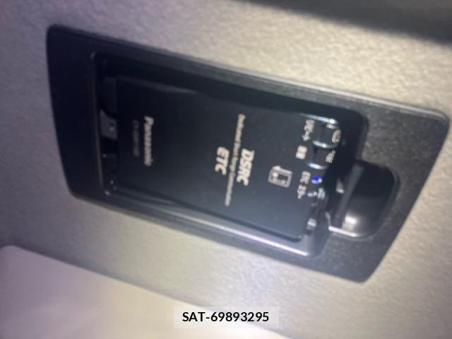 Mazda BIANTE 2012-09 8411346-18