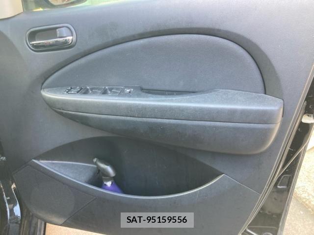 Mazda BIANTE 2010-03 8665842-17