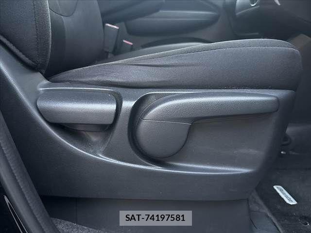 Mazda BIANTE 2013-03 8827962-29