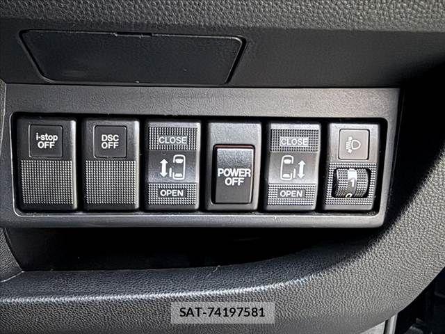 Mazda BIANTE 2013-03 8827962-6