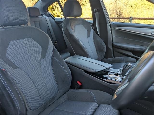Bmw 5 SERIES 2021-01 3933228-11
