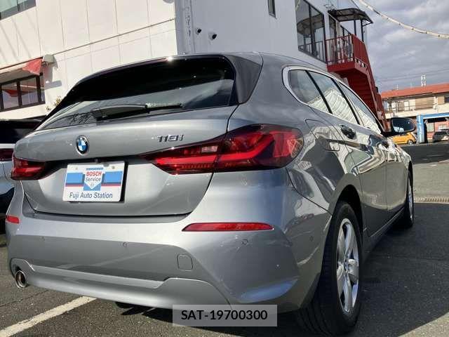 Bmw 1 SERIES 2022-09 2076935-14