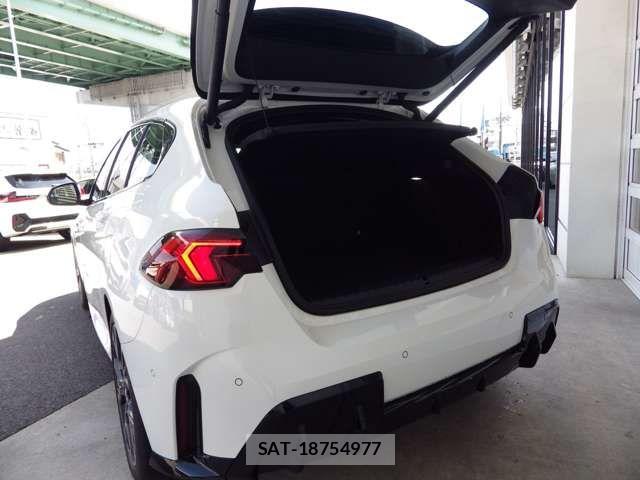Bmw 1 SERIES 2025-02 6242333-9