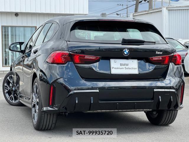 Bmw 1 SERIES 2025-11 6675074-2