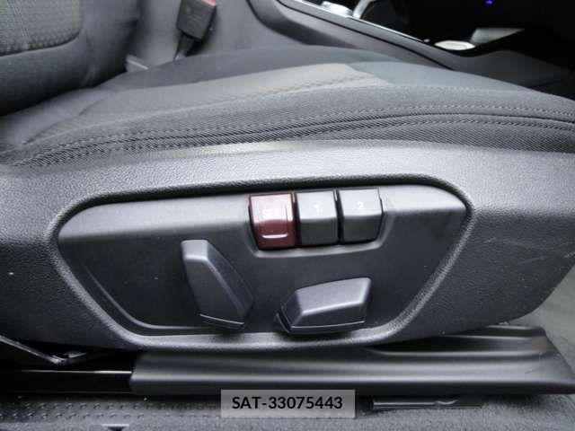 Bmw 1 SERIES 2023-02 7215207-12