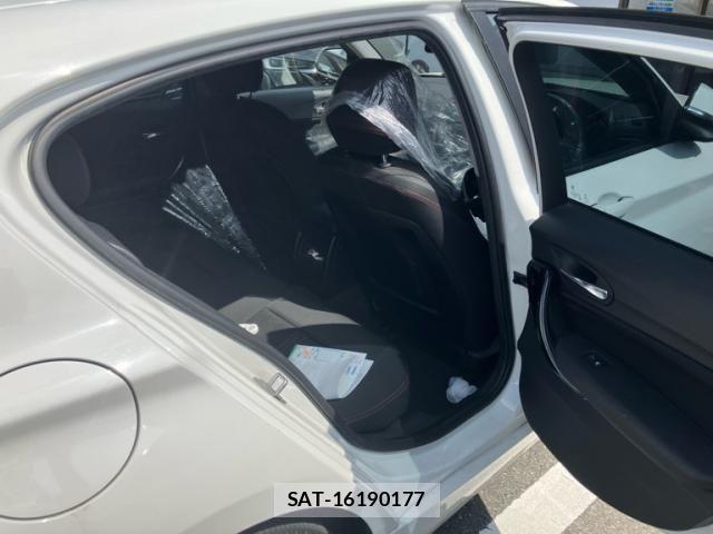 Bmw 1 SERIES 2017-03 7215187-11