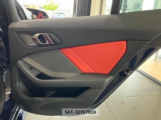 Bmw 1 SERIES 2025-12 7875431-23