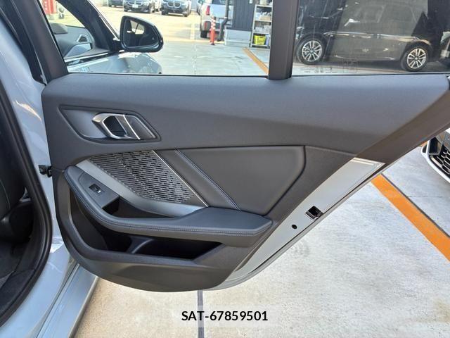 Bmw 1 SERIES 2025-12 8098134-9
