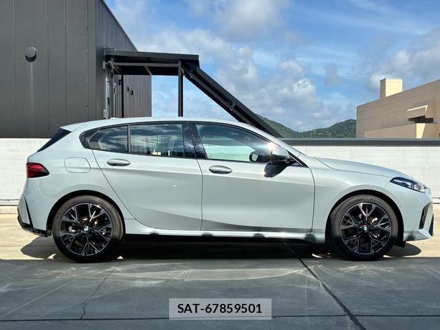 Bmw 1 SERIES 2025-12 8098134-6