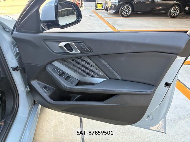 Bmw 1 SERIES 2025-12 8098134-8