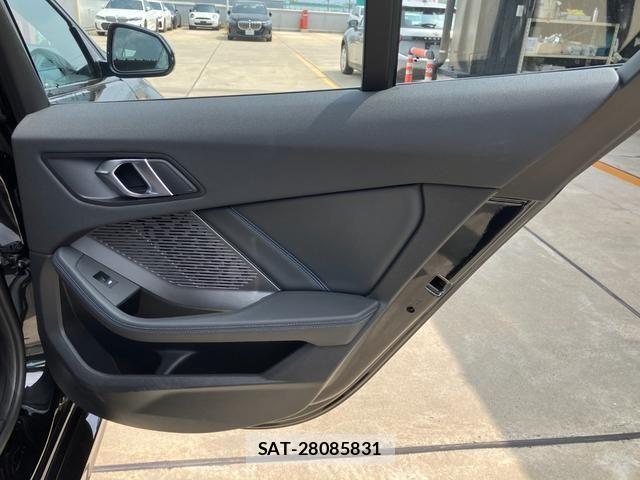 Bmw 1 SERIES 2025-10 8206519-24