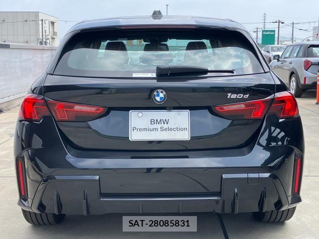 Bmw 1 SERIES 2025-10 8206519-4