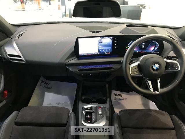 Bmw 1 SERIES 2025-10 8206512-1