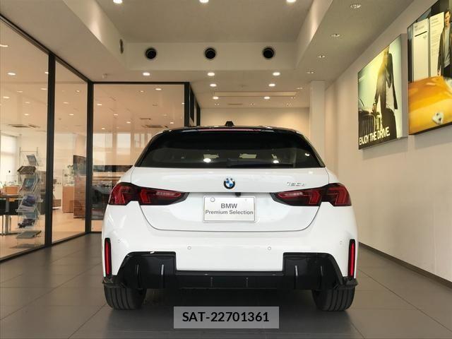 Bmw 1 SERIES 2025-10 8206512-4