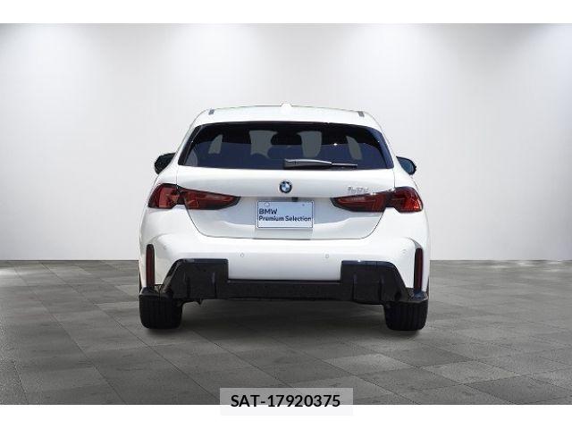 Bmw 1 SERIES 2026-02 8228992-3