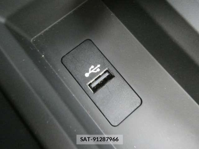 Bmw 1 SERIES 2019-06 8313253-6
