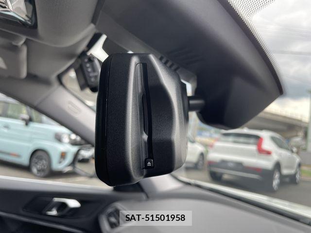 Bmw 1 SERIES 2021-06 8364900-28