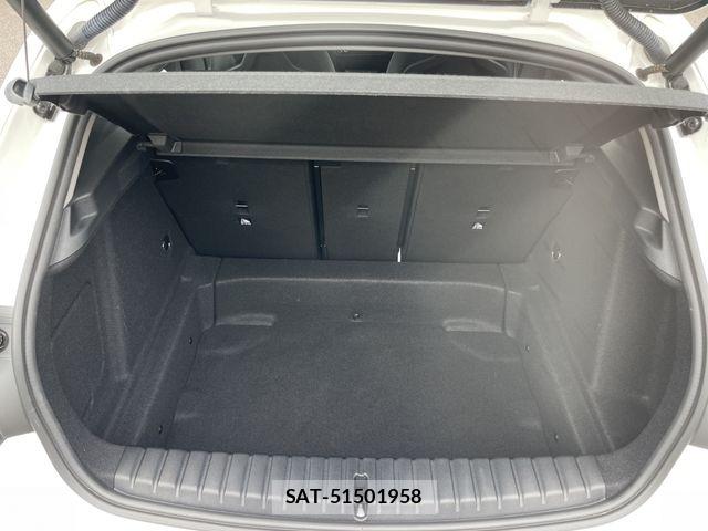 Bmw 1 SERIES 2021-06 8364900-7