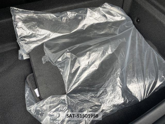 Bmw 1 SERIES 2021-06 8364900-8