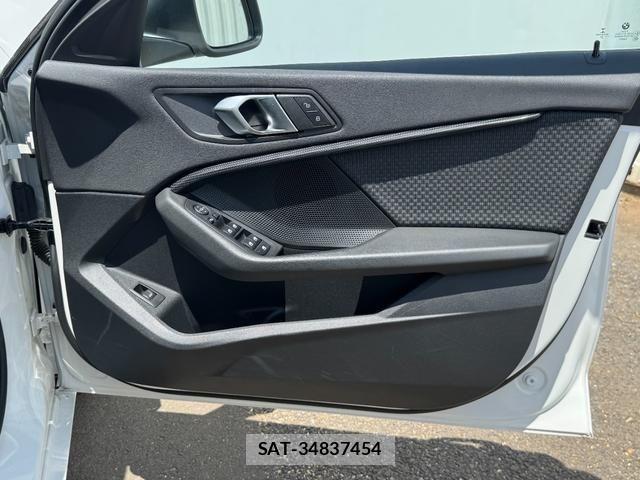 Bmw 1 SERIES 2023-02 8561244-25