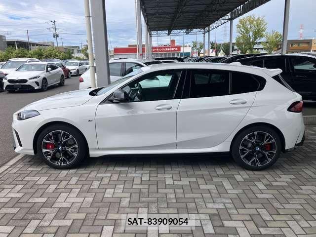 Bmw 1 SERIES 2026-02 8658146-5