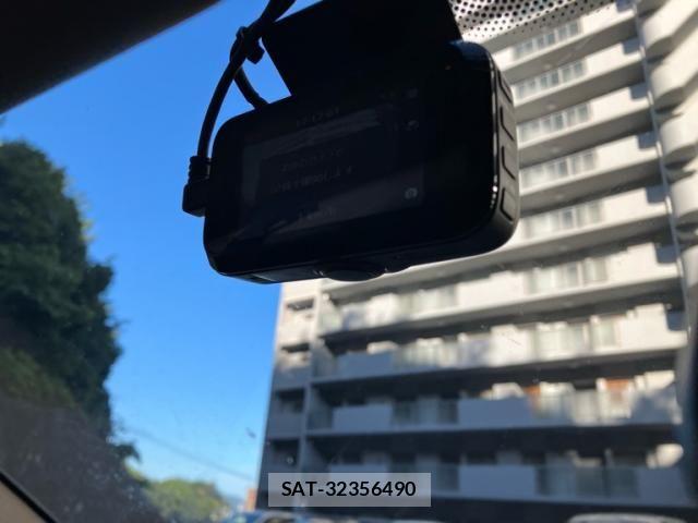 Bmw 2 SERIES 2018-10 8371464-17