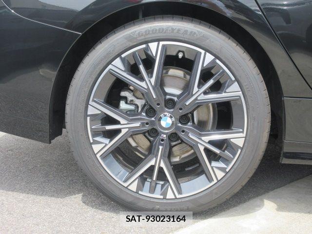 Bmw 2 SERIES 2026-02 8206538-4