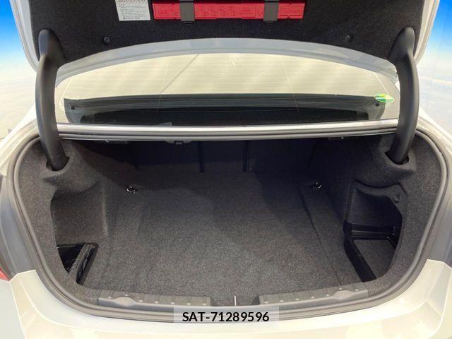 Bmw 3 SERIES 2017-11 1028683-12