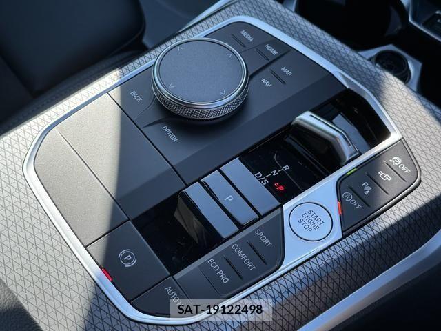 Bmw 3 SERIES 2023-06 1692496-20