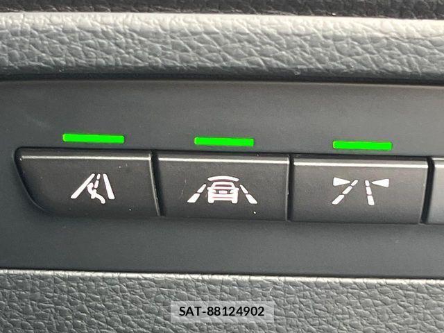 Bmw 3 SERIES 2017-04 2006742-6